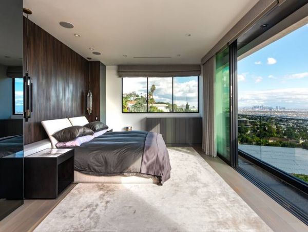 Los Angeles Vacation Home Three Bedroom