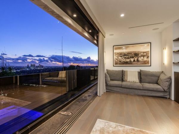 Los Angeles Vacation Home Three Bedroom