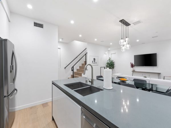 Los Angeles Vacation Home Three Bedroom
