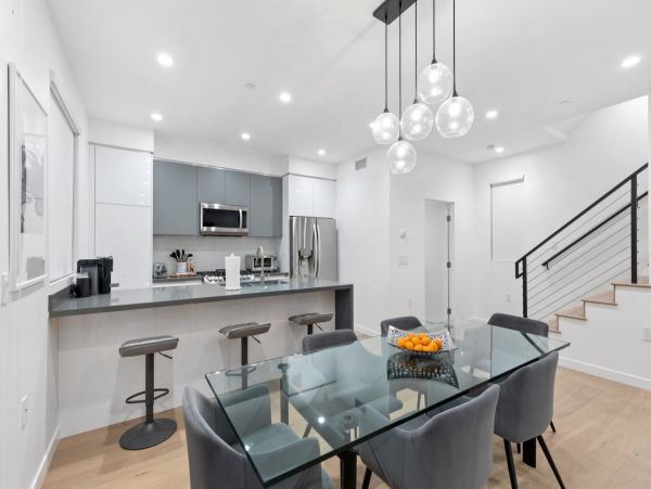 Los Angeles Vacation Home Three Bedroom