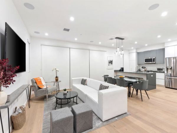 Los Angeles Vacation Home Three Bedroom