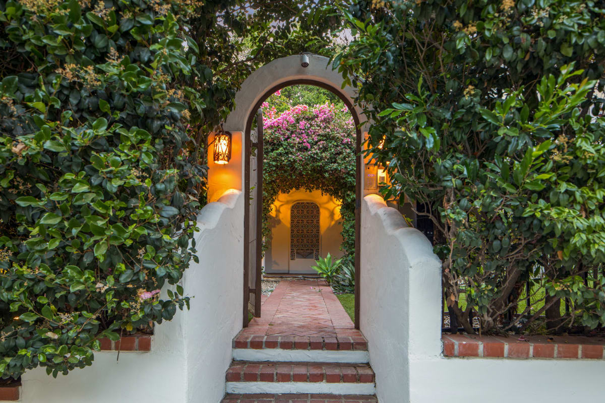 Los Angeles Vacation Pool Home Four bedroom