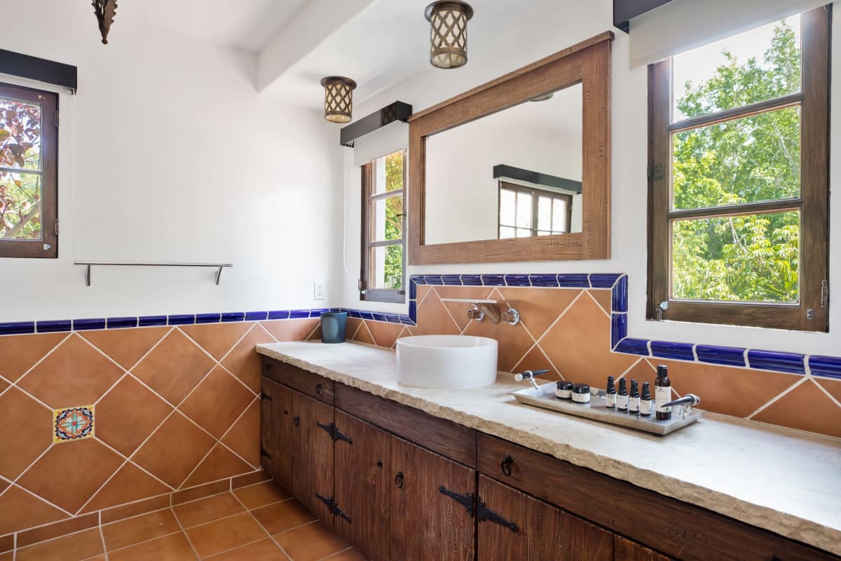 Los Angeles Vacation Pool Home Four bedroom