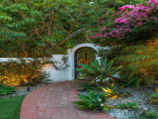 Los Angeles Vacation Pool Home Four bedroom