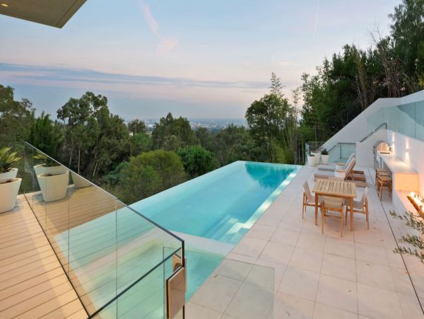 Beverly Hills Vacation Pool Home Four Bedroom