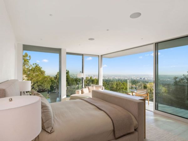 Beverly Hills Vacation Pool Home Four Bedroom