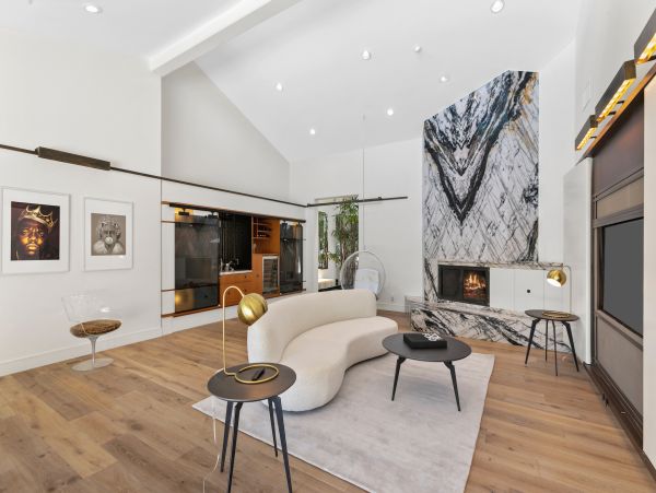 Los Angeles Vacation Pool Home with Four Bedroom