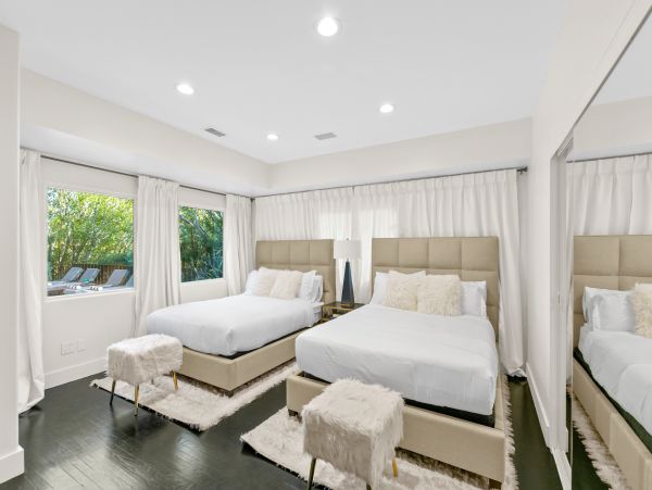 Los Angeles Vacation Pool Home with Four Bedroom