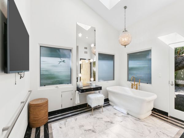 Los Angeles Vacation Pool Home with Four Bedroom