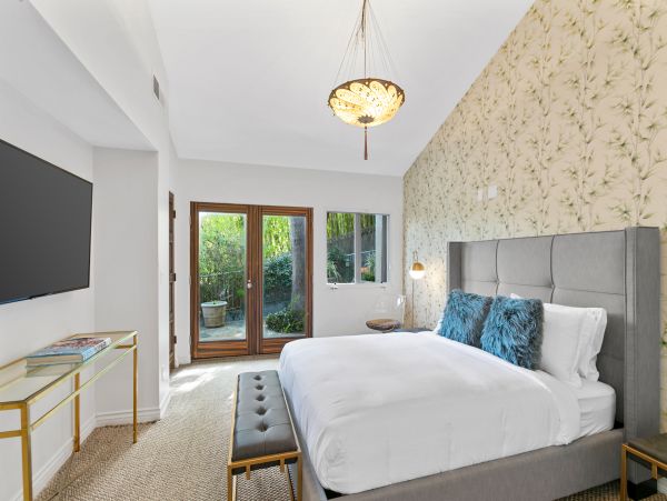Los Angeles Vacation Pool Home with Four Bedroom