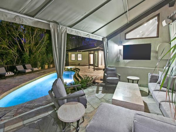 Los Angeles Vacation Pool Home with Four Bedroom