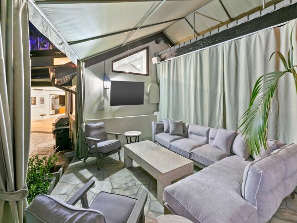Los Angeles Vacation Pool Home with Four Bedroom
