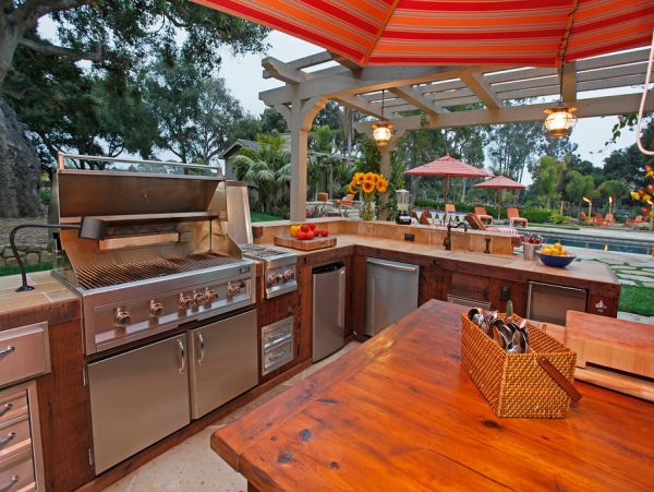 Six Bedroom Estate Short Walk to Beach in Montecito