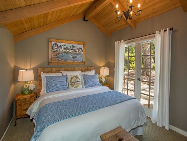 Six Bedroom Estate Short Walk to Beach in Montecito