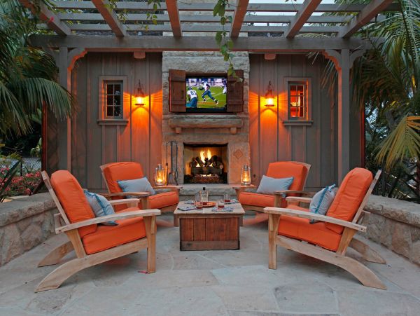 Six Bedroom Estate Short Walk to Beach in Montecito