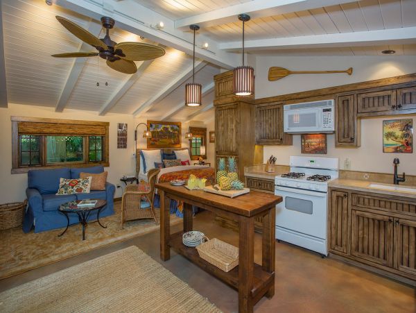 Six Bedroom Estate Short Walk to Beach in Montecito