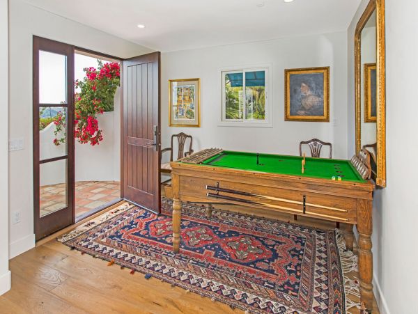 Santa Barbara County Home 998570