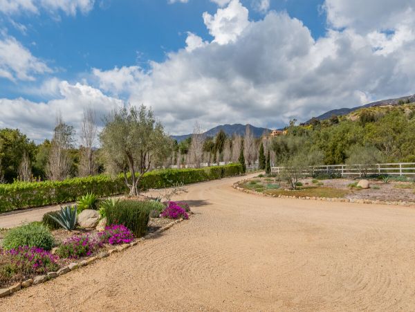 Santa Barbara County Home 998571