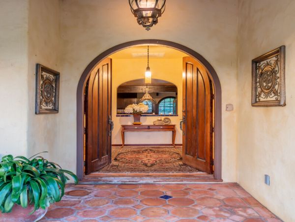 Santa Barbara County Home 998571