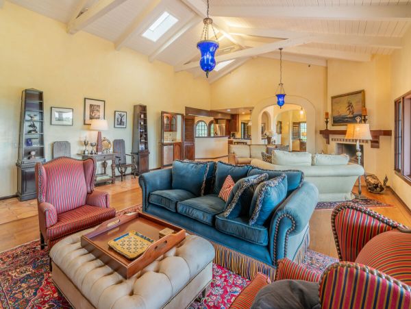 Santa Barbara County Home 998571