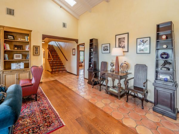 Santa Barbara County Home 998571