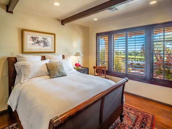 Santa Barbara County Home 998571