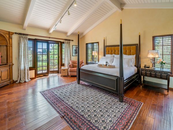 Santa Barbara County Home 998571