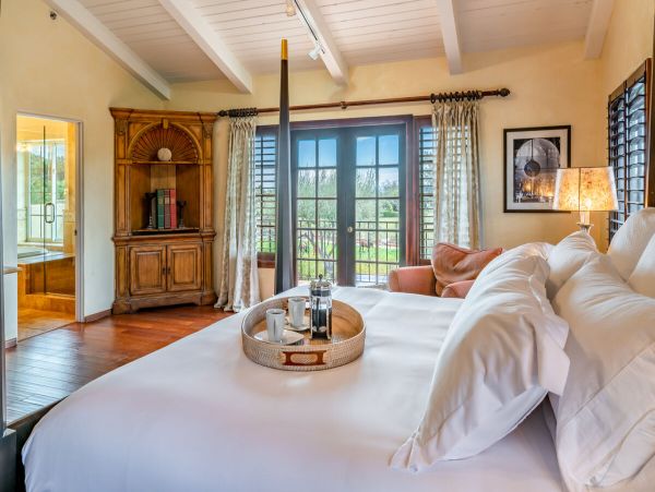 Santa Barbara County Home 998571