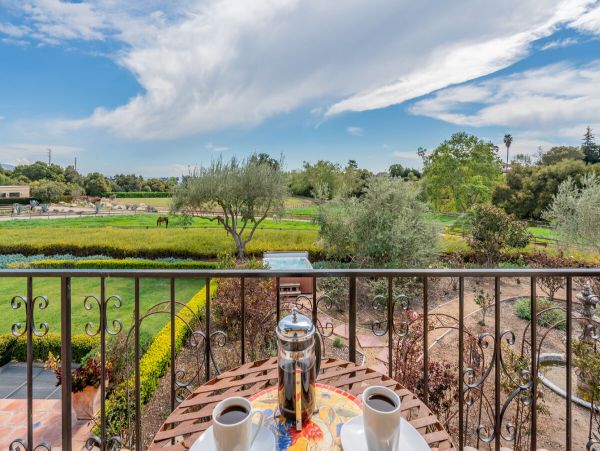 Santa Barbara County Home 998571