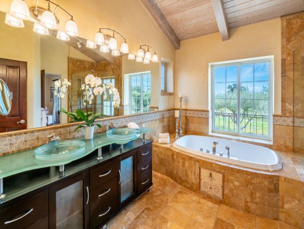 Santa Barbara County Home 998571