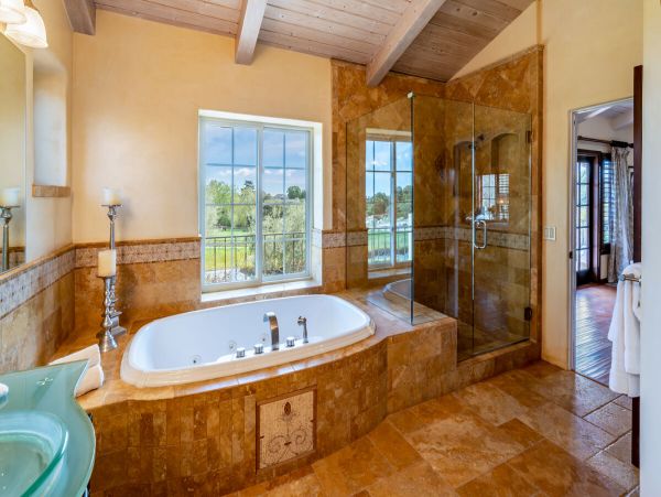 Santa Barbara County Home 998571
