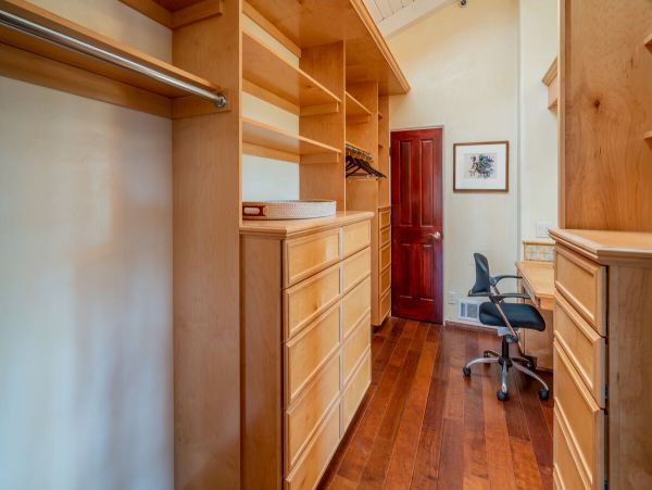 Santa Barbara County Home 998571