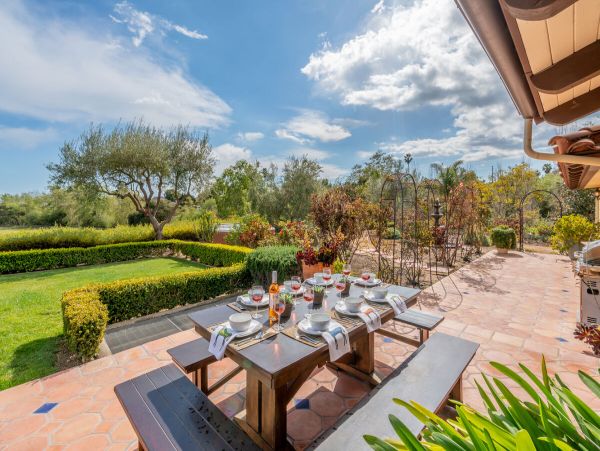 Santa Barbara County Home 998571