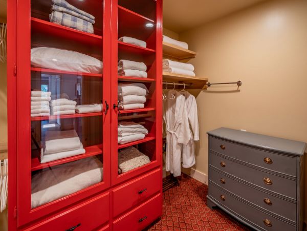 Santa Ynez Five Bedroom Home With Views & Spa Sleeps 10