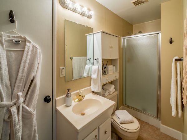 Santa Ynez Five Bedroom Home With Views & Spa Sleeps 10