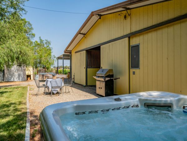 Santa Ynez Five Bedroom Home With Views & Spa Sleeps 10