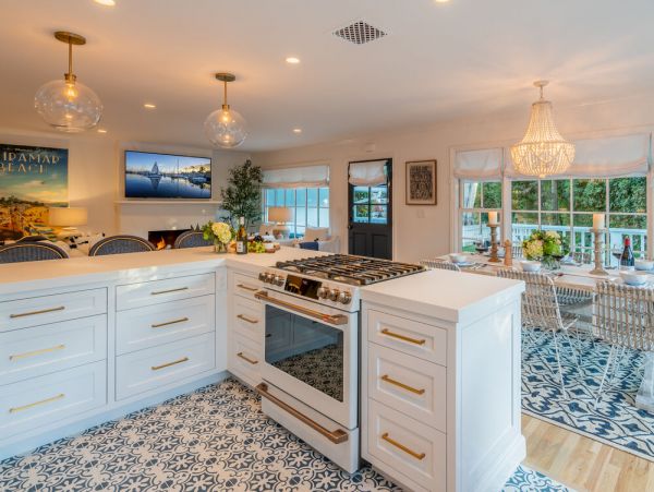 Santa Barbara County Home 998574