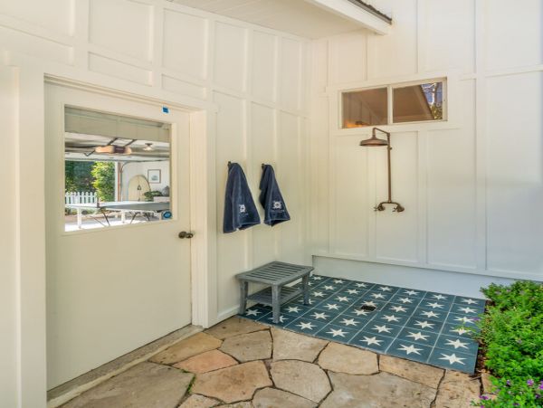 Santa Barbara County Home 998574