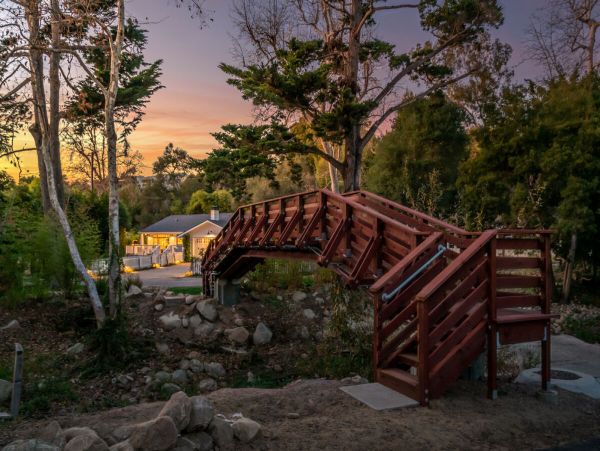 Santa Barbara County Home 998574