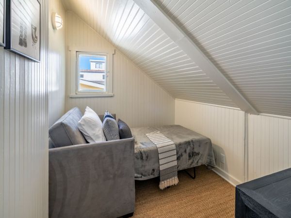 Santa Barbara Luxury 5 Bedroom Vacation Home