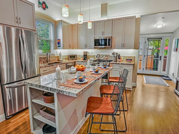 Santa Barbara County Home 998580