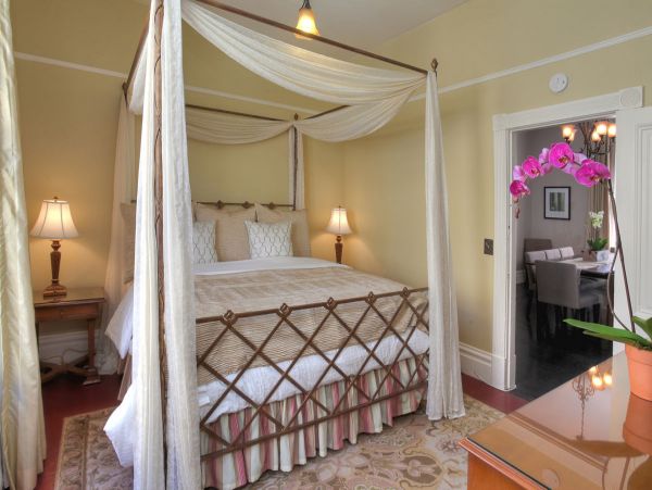 SANTA BARBARA DOWNTOWN 3 BEDROOM HOME