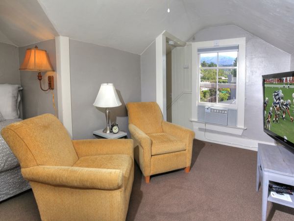 SANTA BARBARA DOWNTOWN 3 BEDROOM HOME