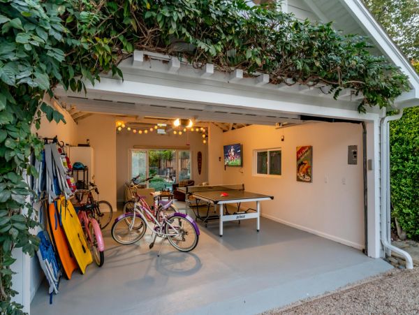Luxurious Montecito Beachside Getaway with Hot Tub & Game Room