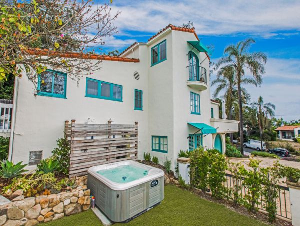 Santa Barbara 4 Bedroom Home with Ocean Views & Spa Sleeps 8