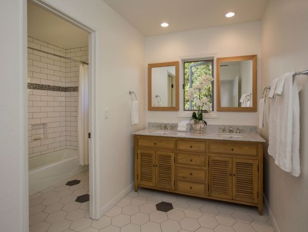 Santa Barbara County Home 998595