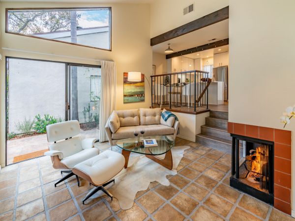 Gorgeous Vacation Home in Santa Barbara Sleeps 4 Guests