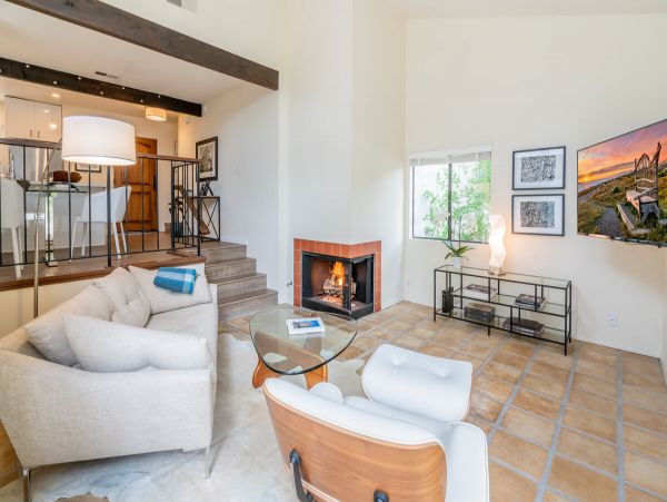 Gorgeous Vacation Home in Santa Barbara Sleeps 4 Guests