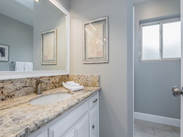 Santa Barbara County Home 998603