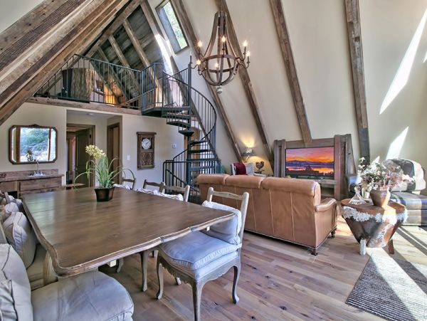 South Lake Tahoe Charming Four Bedroom Home with Lake View